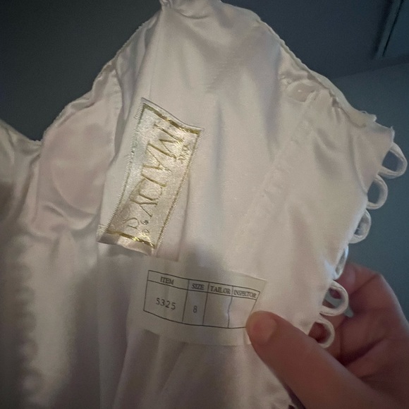 Wedding Dress with matching shoulder cover - size 8 - Picture 6 of 6